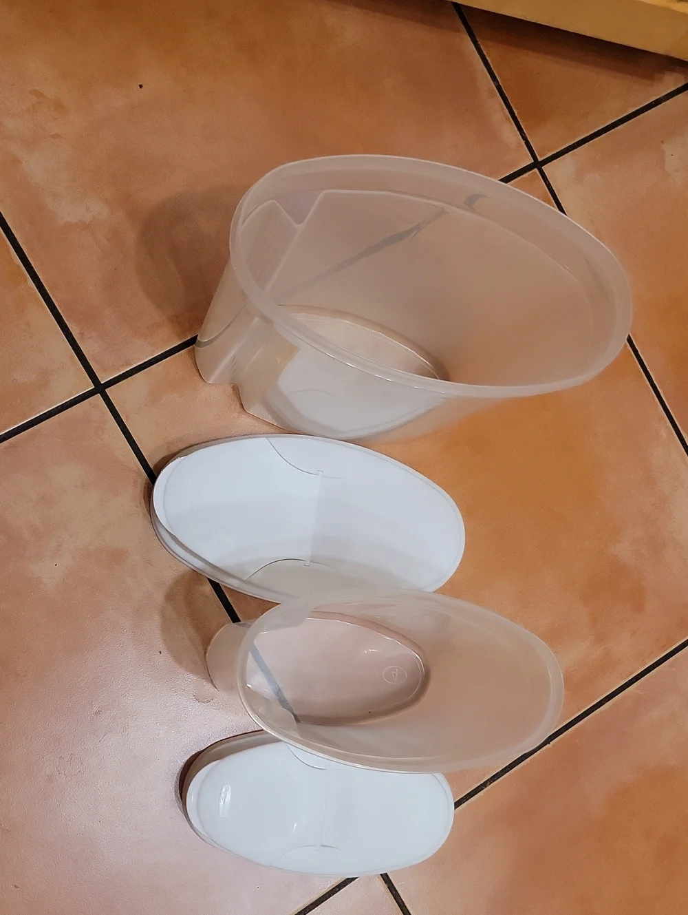 Set Of 2 Rubbermaid Servin Saver Cereal Food Containers #4&5